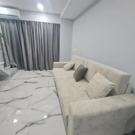Edi's 2 * Tirana